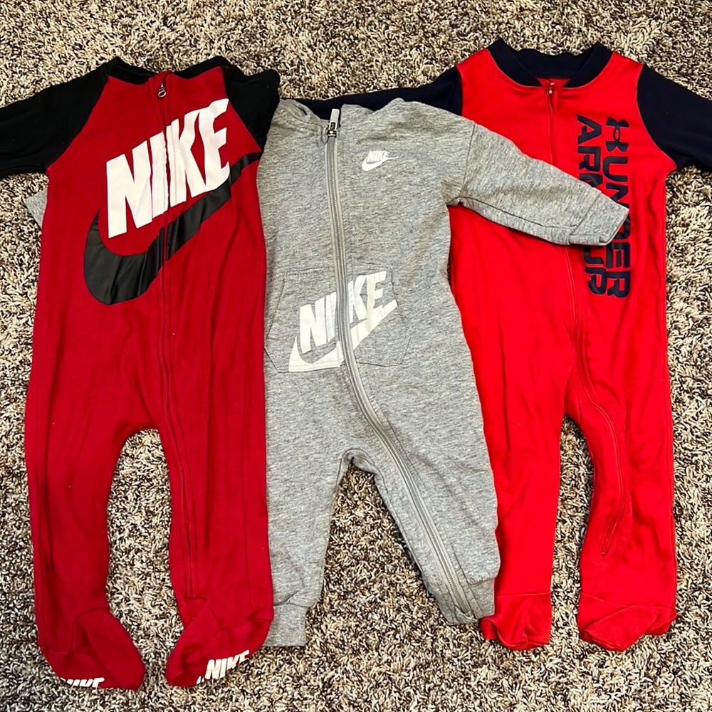 3 zip up sleep and play outfits